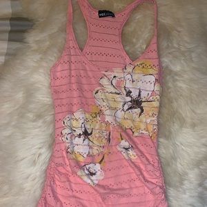 Pretty pink tank top 🌷